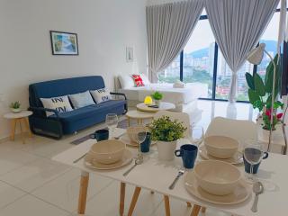 Rooftop Pool, Up to 8 Pax, 2 Bedrooms, 2 Bathrooms, 2 Car Parks by Star Home - George Town - 8