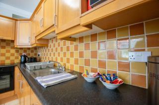 83 - Superb Townhouse by Shortstays - Galway - 9