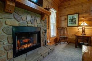 Mountain Memories Hot Tub Life Size Games - 6