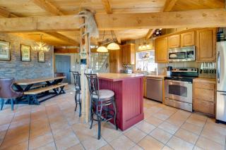Bayfield Cabin with Hot Tub and Striking Mountain View - Tuckerville - 5