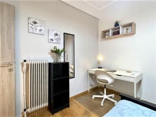 Modern & Quiet 4th Floor Flat - 3' from Metro - Athene - 2