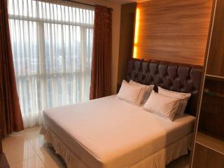 Central Park Apt. 3 Bedroom (42nd Floor - Alaina) - 1