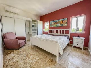 Luxury Penthouse with Private Roof-Deck Jacuzzi! - Cabarete - 6