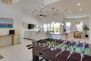 Pool and Gulf Access Canal Chic Cape Coral Home! - Cape Coral - 0