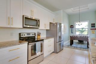 Pool and Gulf Access Canal Chic Cape Coral Home! - Cape Coral - 1