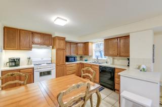 2 Blocks to Bay Cabana Breeze Rockport Rental! - Rockport - 9