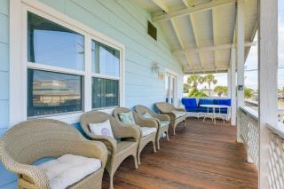 2 Blocks to Bay Misty Harbor Rockport Home - 9