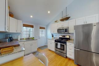Downtown Beach Cottage - West Yarmouth - 3