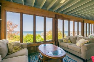 Oceanview Retreat w/ Private Beach Access - Bourne - 8