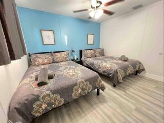 Royal Luxe Pool Home near Ft Laud airport and each - Lauderhill - 2