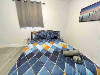 Royal Luxe Pool Home near Ft Laud airport and each - Lauderhill - 7