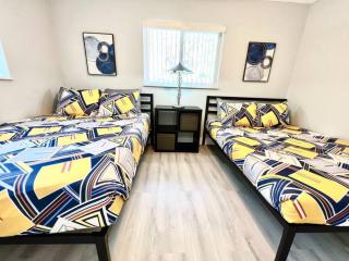 Fun Pool Home with ping pong near Beaches and Airport - Fort Lauderdale - 4