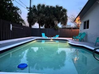 Fun Pool Home with ping pong near Beaches and Airport - Fort Lauderdale - 2