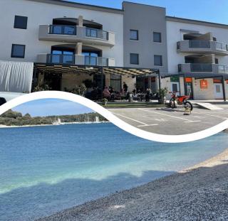 Apartment Sandy Beach - 1st row at sea - Pješčana Uvala - 0