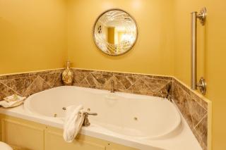 Ivy Lodge - Newport - 1