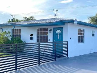 Home Sweet Home Near Malls and Airport and Hwy - 5