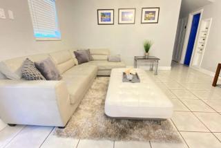 Great location Pool home w Pool table 5br - Fort Lauderdale - 2