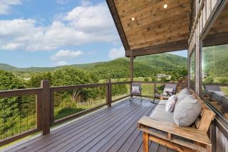 Stylish Cabin Indoor Pool Arcade Theater Views - 1