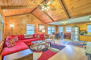 High Peak Heaven Cozy Log Cabin on 1 Acre! - Windham - 9