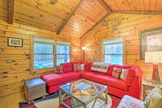 High Peak Heaven Cozy Log Cabin on 1 Acre! - Windham - 6