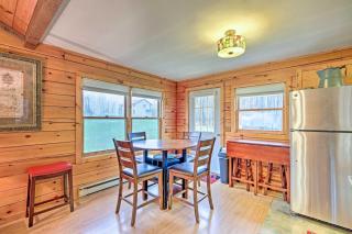 High Peak Heaven Cozy Log Cabin on 1 Acre! - Windham - 1