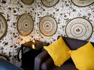 Stunningly Opulent Gold Apartment Near Sheffield FULL SKY TV - 7