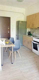 The Holiday House 1 - 6
