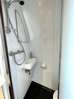 Armadilla 3 at Lee Wick Farm Cottages & Glamping - Clacton-on-Sea - 4