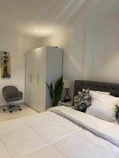 EBS LEGENDS LUXURY APARTMENTS at embassy garden - 0