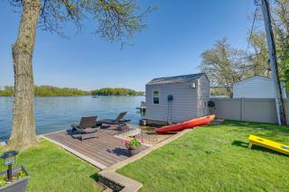 Amazing Outdoor Space! Michigan Island Lake House - 8