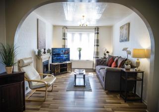 Spacious White House with parking, garden, Wi-Fi - Telford - 5