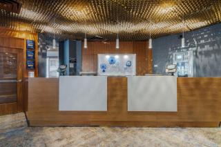 Best Western Premier Chateau Granville Hotel & Suites & Conference Centre - Vancouver - 2