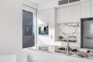 Swainson on Hindmarsh - 9