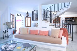 La villa del sol - pool & spa and staff - 1