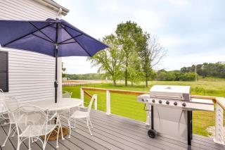 Peaceful Country Home in Serene Setting with Yard - Washington - 9