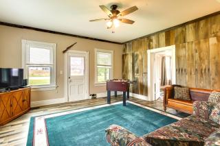 Peaceful Country Home in Serene Setting with Yard - Washington - 7