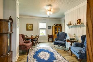 Peaceful Country Home in Serene Setting with Yard - Washington - 8