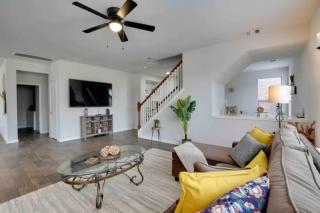 Fabulous Houston Vacation 4 Bdrm w/Pool table - Houston - 5