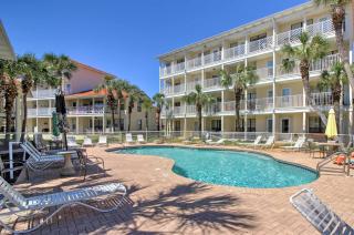 Walk to Beach! PCB Resort Condo with Pool Access - Panama City Beach - 9