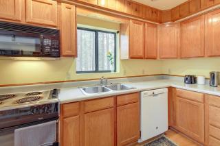 Spacious Pinetop-Lakeside Home with Deck - Near Golf - Pinetop-Lakeside - 1