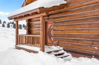 Relaxing Lakeside Getaway on Beautiful Hebgen Lake! HOT TUB with lake views- Beachside Lodge - 8