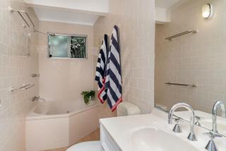 Lower Decks - Byron Bay - 2