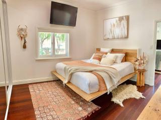 Laurant's Cottage ~ McLaren Vale entertainer - 9