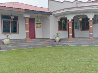 Indigo cottage and Apartment - 3