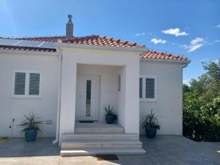 LUXURY VILLA ŠENTADA - Vinišće - 1