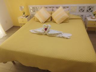 Sensations Guesthouse - 1