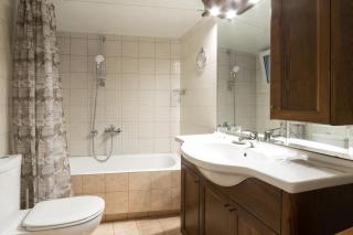 Tati's Parthenon apt 2bdr with balcony - 4