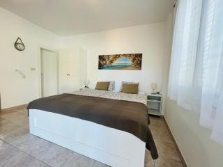 Apartments Eni - Vodice (Vodizze) - 9