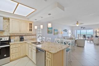 201 Crimson Condos - St Pete Beach - 2