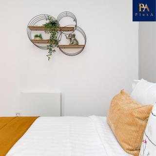 Pluxa The Hideaway - Fully private serviced apartment & parking - 2